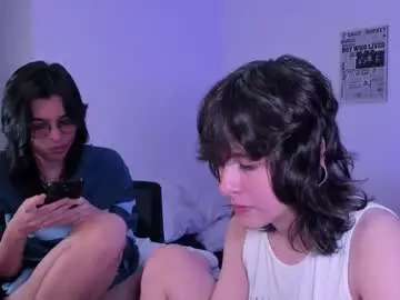 Chaturbate Live Sex Cam of twilightmuses