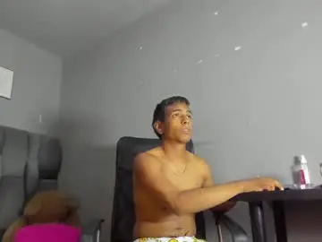 Chaturbate Free Live Porn of andyclouds21