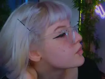 Chaturbate Nude Webcam of me1roze