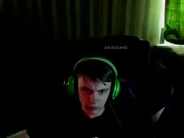 Chaturbate Nude Webcam of aron_neall