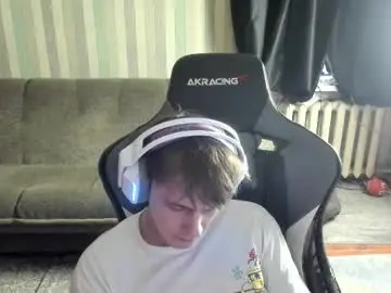 Chaturbate Live Sex Cam of aron_neall