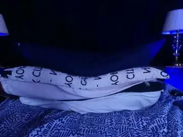 Chaturbate Live Sex Cam of shelsy_loreds