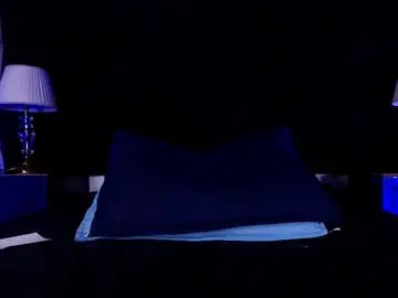 Chaturbate Live Sex Cam of shelsy_loreds