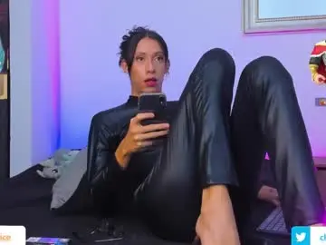 Chaturbate Nude Webcam of alicee_salvatore