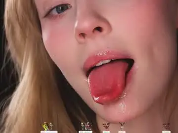 Chaturbate Live Sex Cam of lissa_meooow