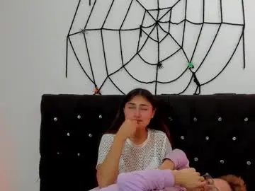 Chaturbate Sex Cam of a_sexy_couple__