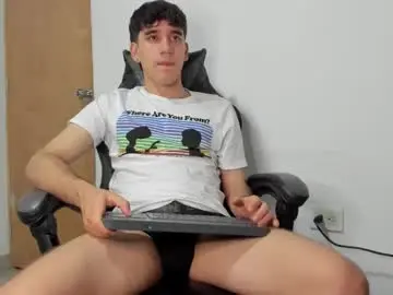 Chaturbate Free Porn Cam of leo_jones389