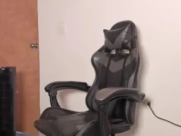 Chaturbate Best live sex cam show of leo_jones389