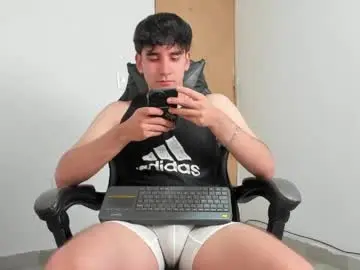 Chaturbate Adult Webcams of leo_jones389