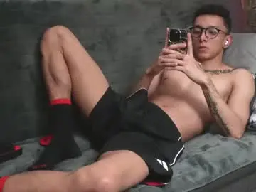 Chaturbate Best live sex cam show of vito_benz