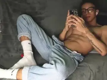 Chaturbate Live Porn of vito_benz