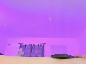 Chaturbate Live Sex Cam of camii_desire