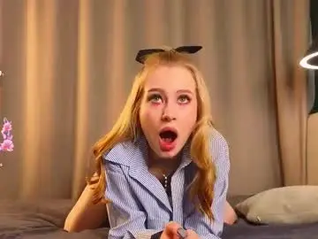 Chaturbate Adult Video Chat of synnoveamond