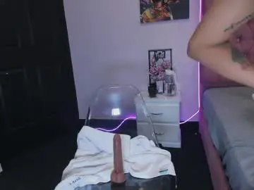 Chaturbate Live Sex Cam of mazeekiin