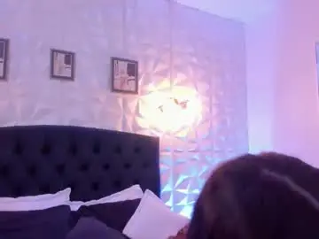 Chaturbate Live Sex Cam of nairea_beaumont