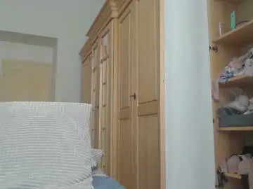 Chaturbate Live Sex Cam of single_fox_4u