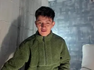 Chaturbate Watch Live Sex Cams of skyrid3r