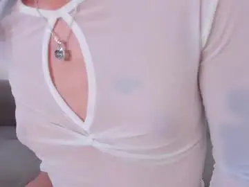 Chaturbate Live Sex Cam of agathauwuart