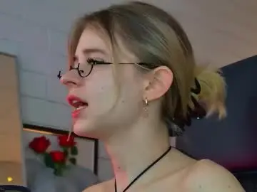 Chaturbate Live Porn of tinadavil