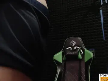 Chaturbate Live Porn of mr_lollipop77