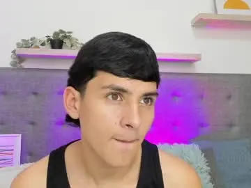 Chaturbate Live Sex Cam of andrew_restrepo