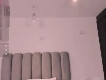 Chaturbate Live Sex Cam of zarinawynne