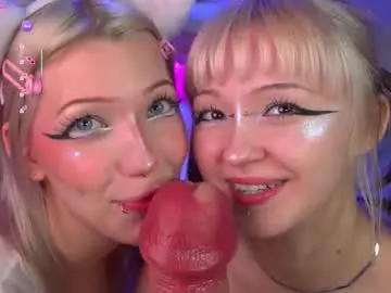 Chaturbate Live Sex Cam of nikkisilk