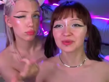 Chaturbate Live Sex Cam of nikkisilk