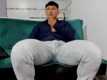 Chaturbate Live Porn of jacques_cardiet