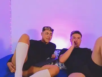 Chaturbate Live Sex Cam of thehilttons