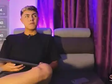 Chaturbate Live Sex Cam of thehilttons