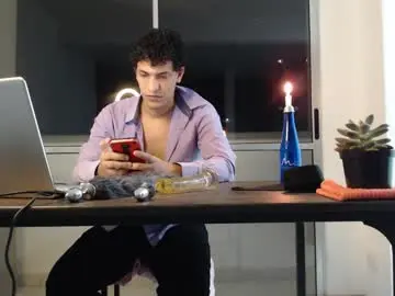 Chaturbate Adult Video Chat of harlyeandjoker7