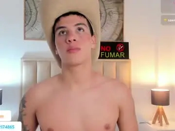 Chaturbate Best live sex cam show of axel_sliim