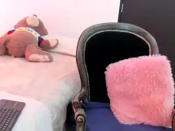 Chaturbate Nude Webcam of luara__01__lecat_1