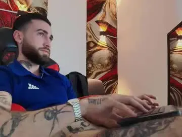 Chaturbate Nude Webcam of luke_davis01