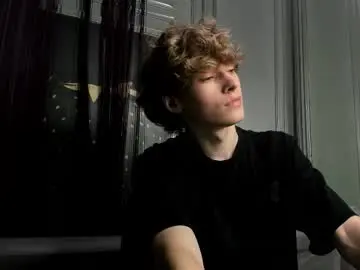 Chaturbate Adult Video Chat of curlytwinkboy