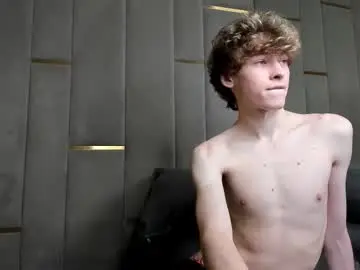 Chaturbate Watch Live Sex Cams of curlytwinkboy
