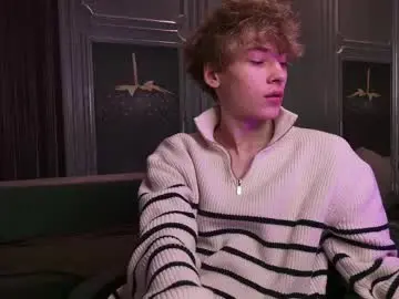 Chaturbate Live Sex of curlytwinkboy