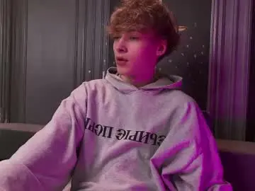 Chaturbate Live Sex Cam of curlytwinkboy