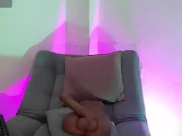 Chaturbate Live Sex Cam of isa_hall