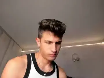 Chaturbate Live Sex Cam of kevin_ahs1