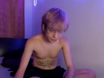 Chaturbate Free Live Porn of submissive_boyy_