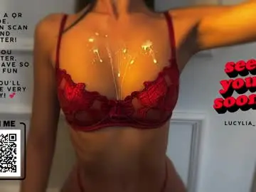 Chaturbate Best live sex cam show of lucylia_