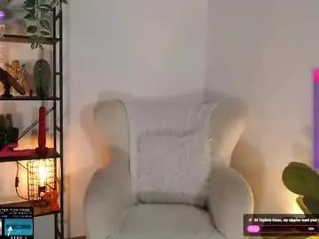 Chaturbate Best live sex cam show of lucylia_