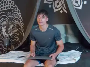 Chaturbate Sex Cam of alessiovitale