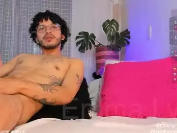 Chaturbate Live Porn of emmalym