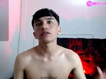 Chaturbate Live Sex Cam of benji_hoter