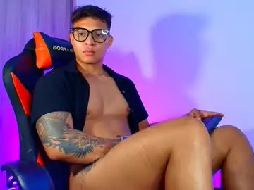 Chaturbate Best live sex cam show of evan_greey