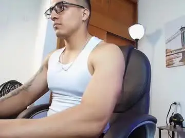 Chaturbate Live Sex Cam of dash_bukoski