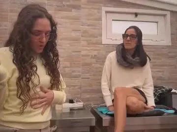 Chaturbate Live Sex Cam of naughtyluxe